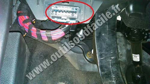 Puerto OBD2 Opel Astra J (2009 - 2015) - ¡Encuentra tu enchufe!